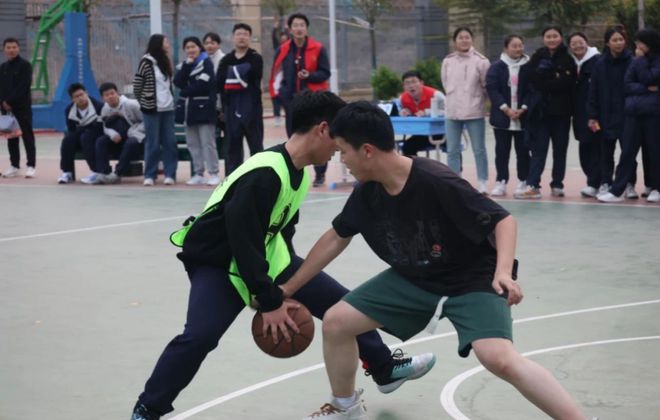 篮球职业联赛中球员磨炼意志
